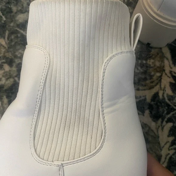 Women’s chunky white faux leather boots size 7.5 outdoors cabincore gorpcore - Picture 9 of 10